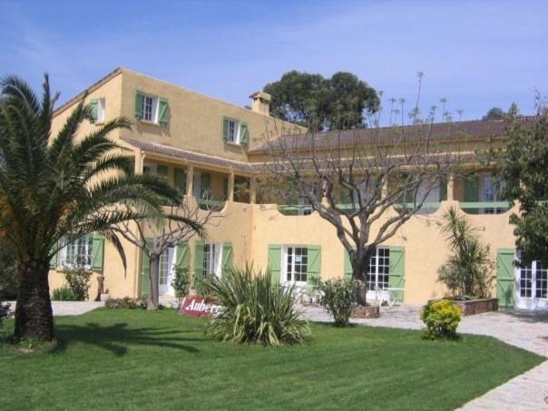 Auberge Les Oliviers Люссиана Экстерьер фото